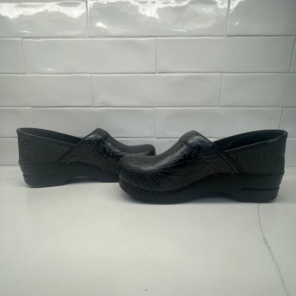 Dansko Tooled Black Heritage Clogs - Picture 6 of 10